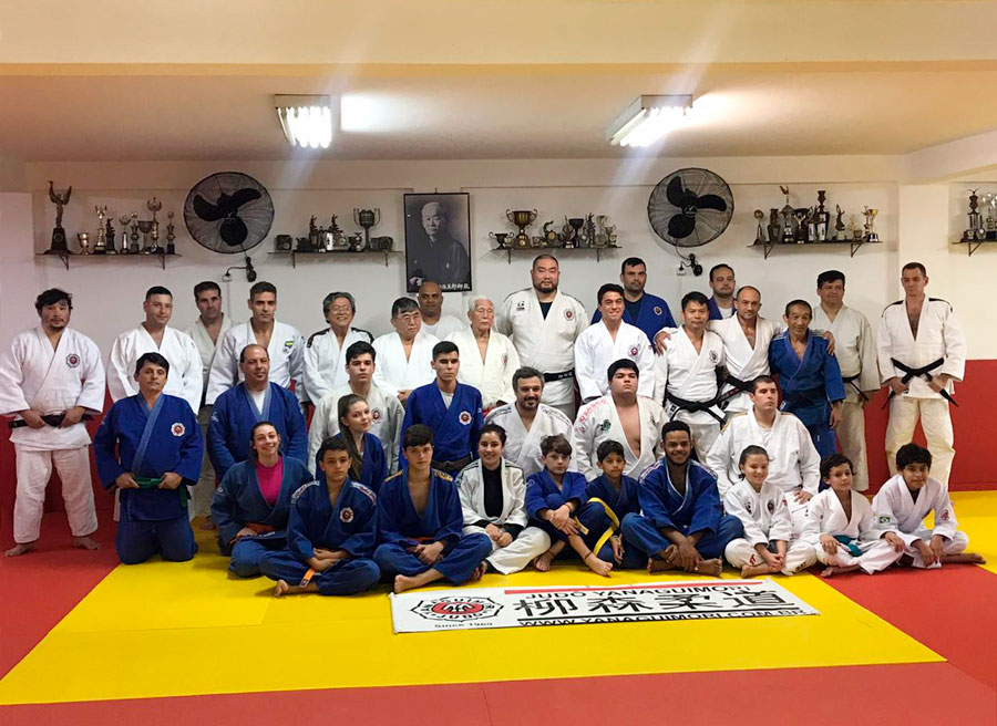 Treino de judô na Yanaguimori